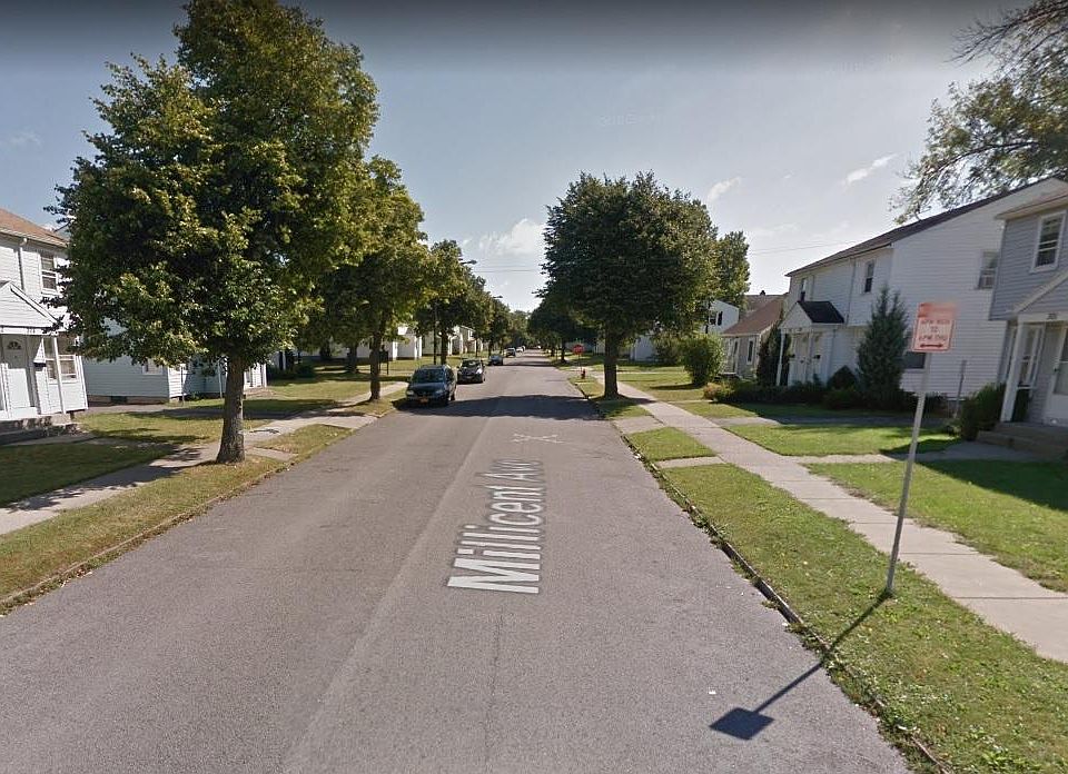 1st image of 291 Millicent Ave #291