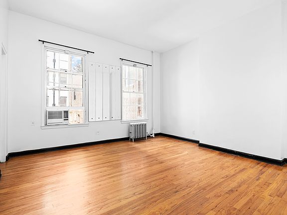 4th image of 305 E 12th St