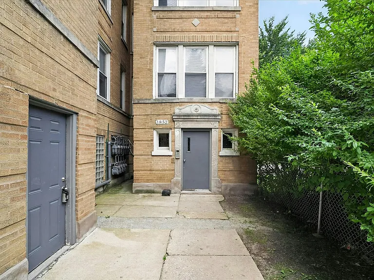 1854 S Central Park Ave #1852-3E — Photo 6