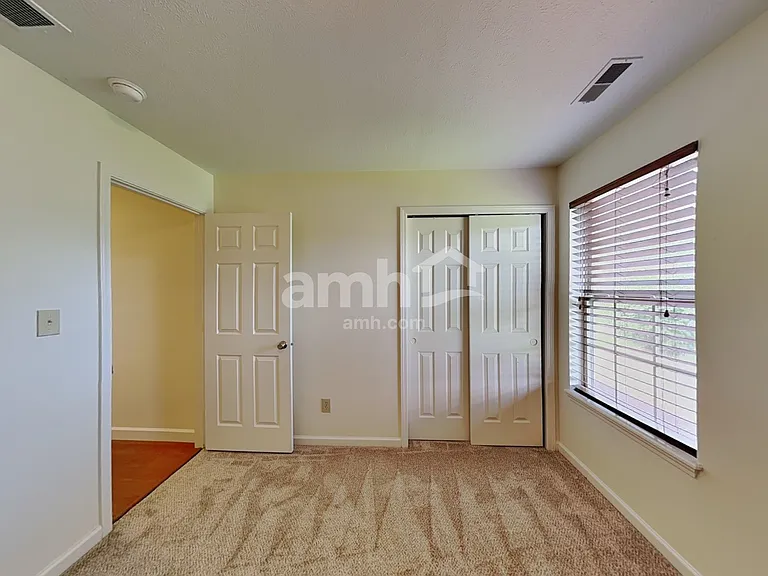 559 Prince Dr — Photo 18