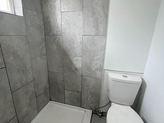 4th image of 4010 Flory Ave APT 4