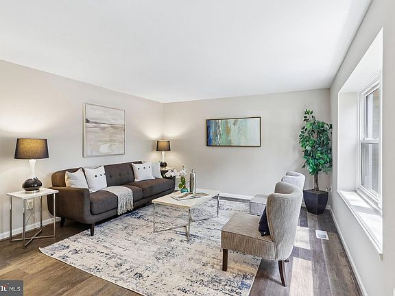 4th image of 10635 Whiterock Ct