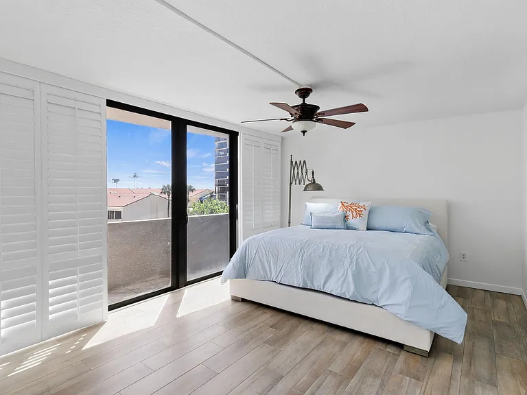 4200 N Ocean Dr #1 — Photo 8