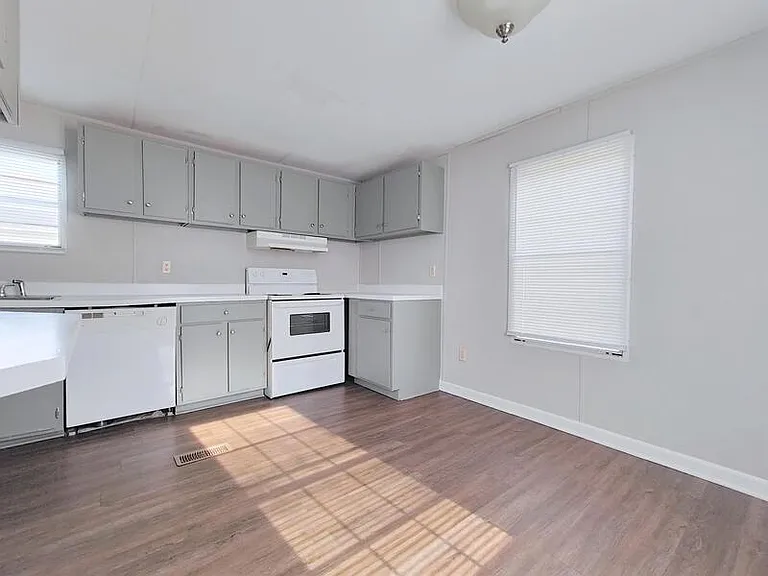 504 Sunshine Dr — Photo 4