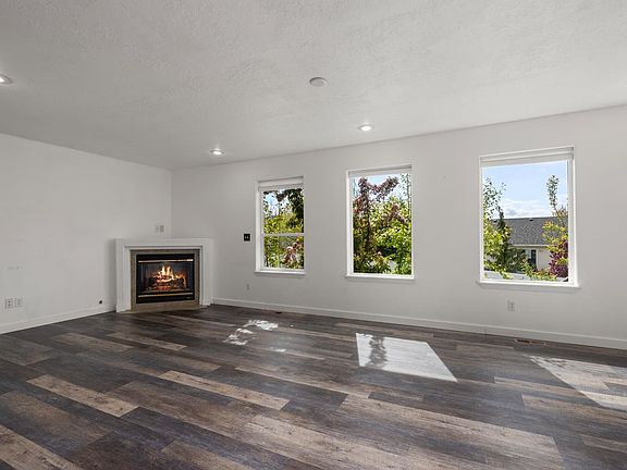 4th image of 1015 Fox Ridge Rd #814