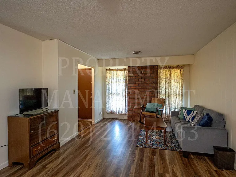 701 Beech St #E — Photo 13