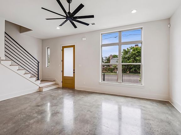 3rd image of 5482 Park Ave