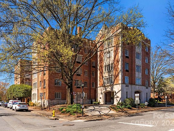 3rd image of 301 W 10th St APT 306