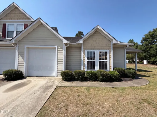 3066 Candlelight Dr, Fayetteville, NC 28311