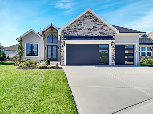 22011 W 94th Ter, Lenexa, KS 66220