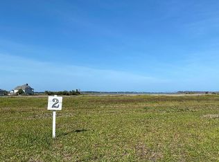 205 Bays End Ct, Harkers Island, NC 28531