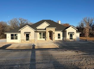 124 Oaks Springs Ln, Weatherford, TX 76087