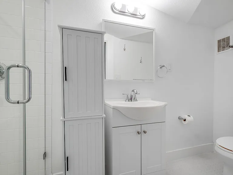 5800 Oram St #5800 — Photo 44