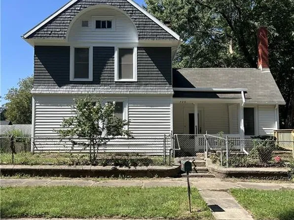 720 W 7th St, Leavenworth, KS 66048