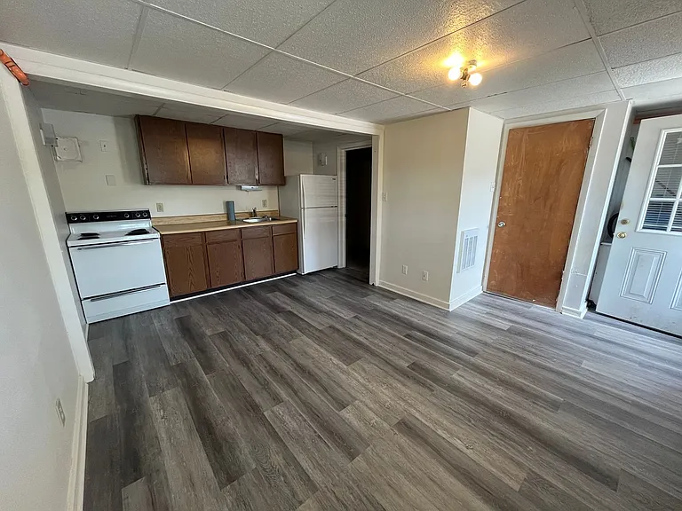 123 N Thomas St — Photo 1