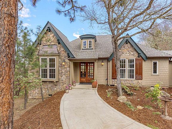 2nd image of 225 Andesite Dr