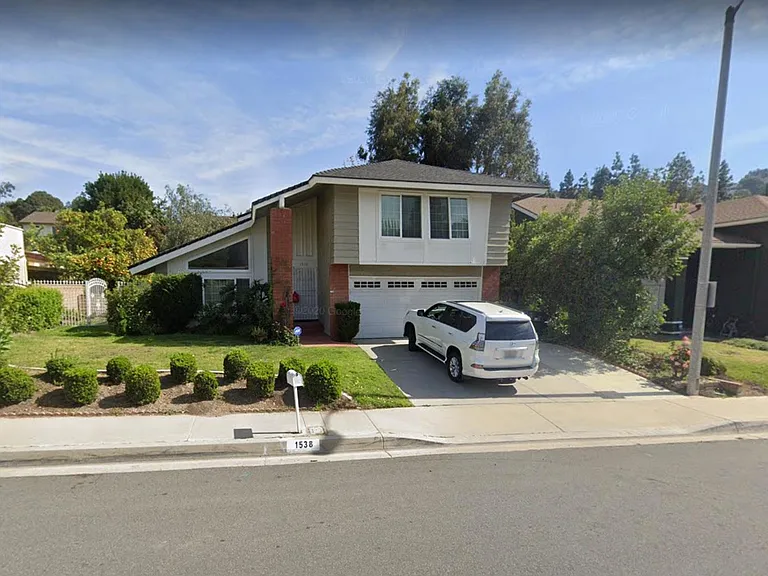 1538 Meadow Glen Rd — Photo 1