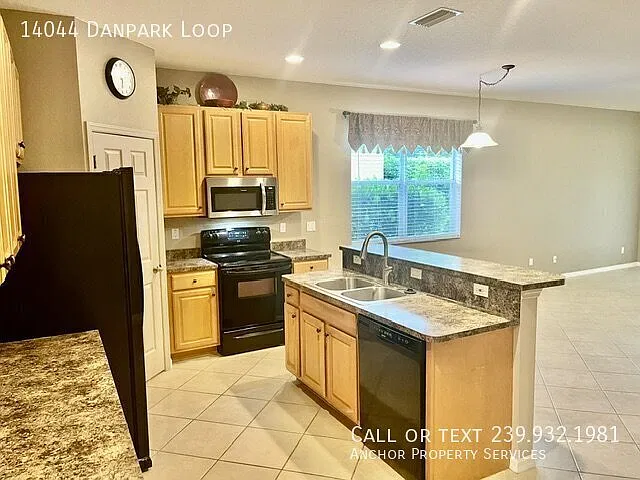 3 bed, 1830 sqft, $2,400 — Photo 4