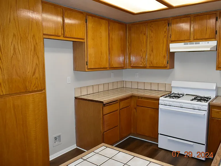 8100 Fernwood Ave — Photo 5