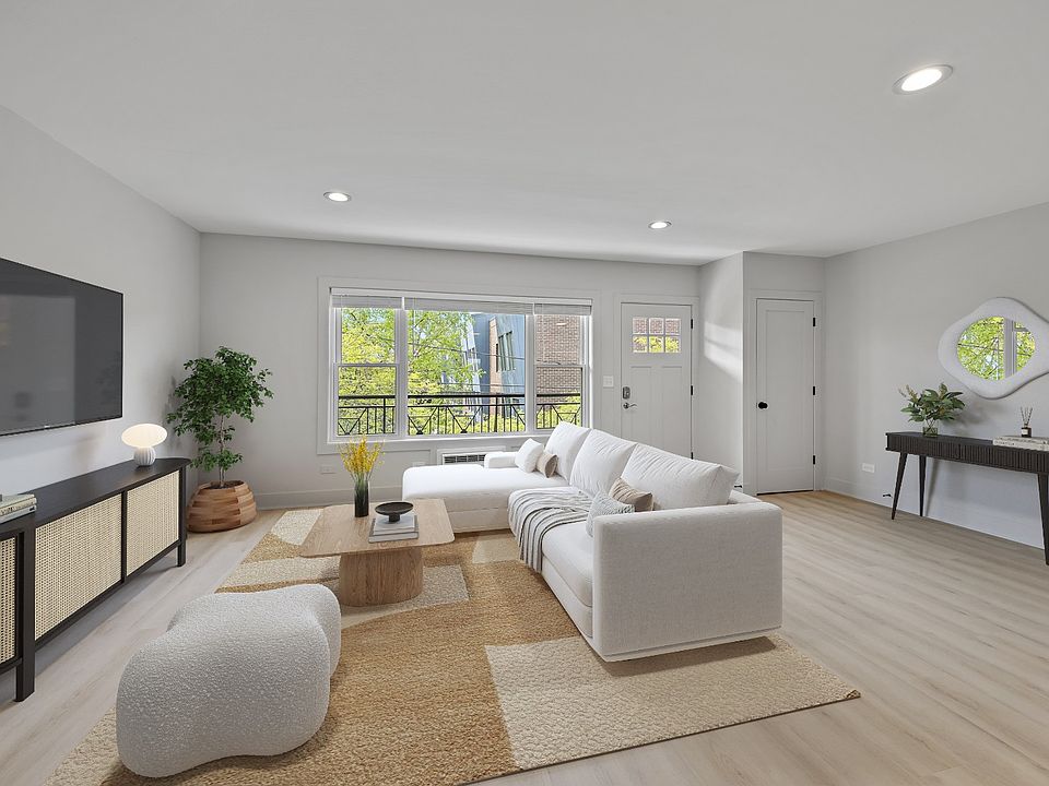 1st image of 5616 N Washtenaw Ave APT 305