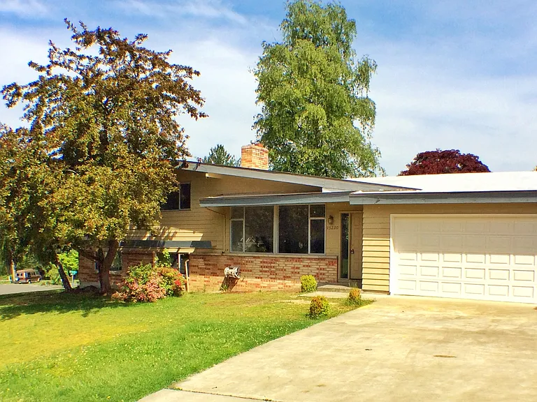 15220 NE 3rd Pl — Photo 1
