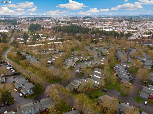 1501 NW Eastbrook Ct, Beaverton, OR 97006