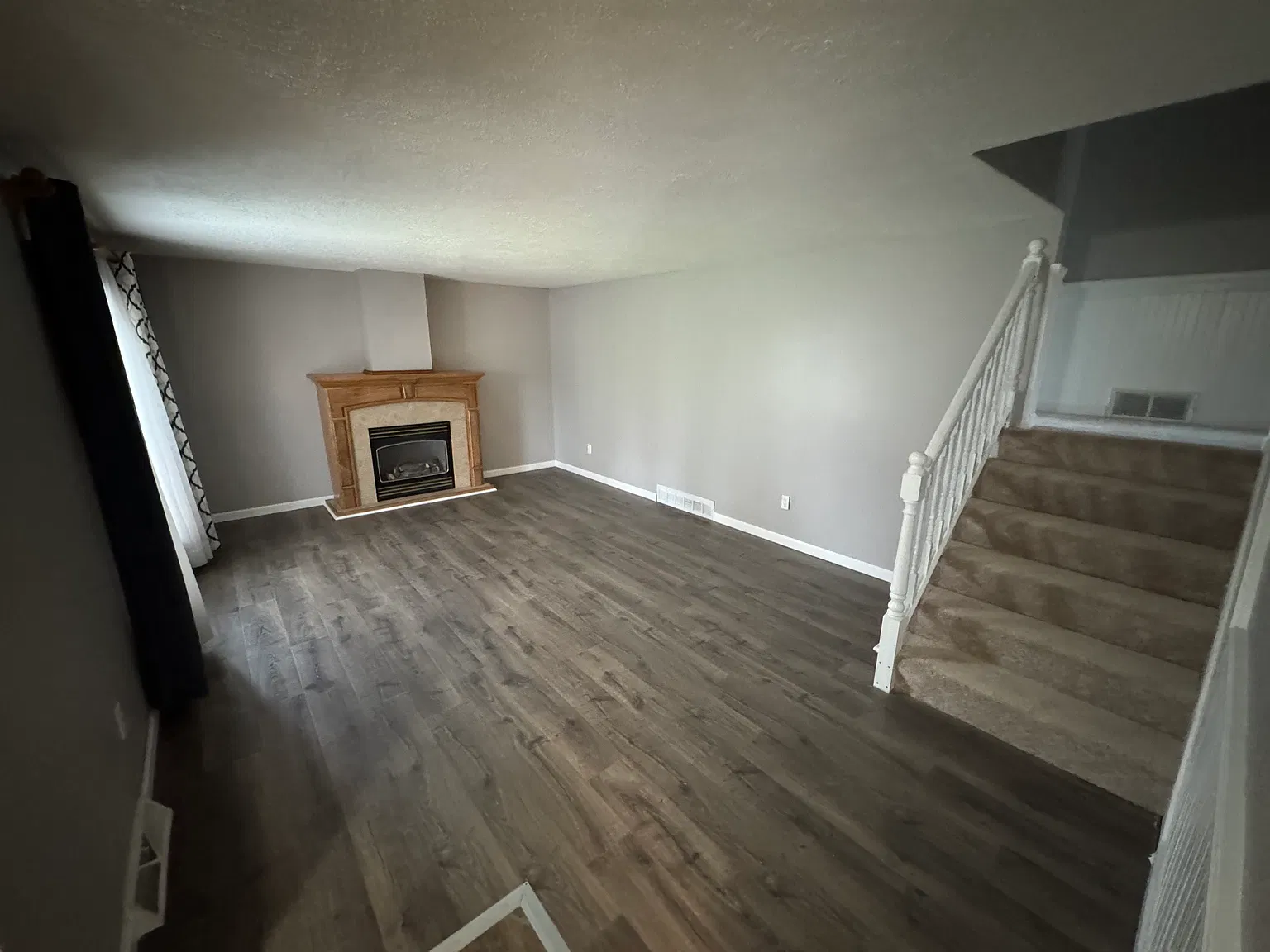 3 bed, 1360 sqft, $1,900 — Photo 3