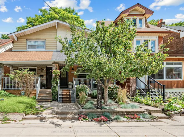 733 Woodbine Ave, Toronto, ON M4E 2J4