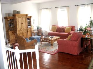 2 Honey Locust Ct, Lafayette Hill, PA 19444