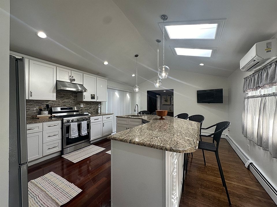 243 W Meadow Rd, Lowell, MA 01854 Zillow