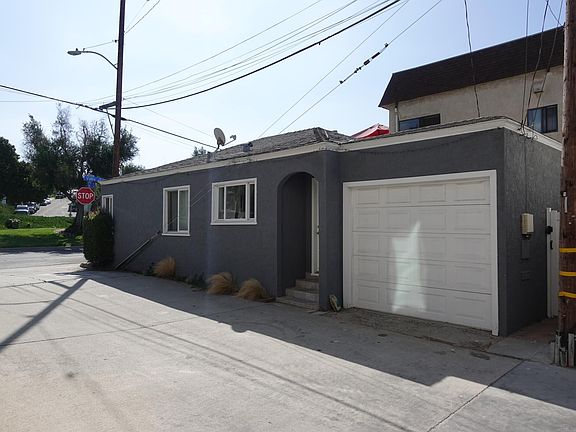 4th image of 809 N Valley Dr