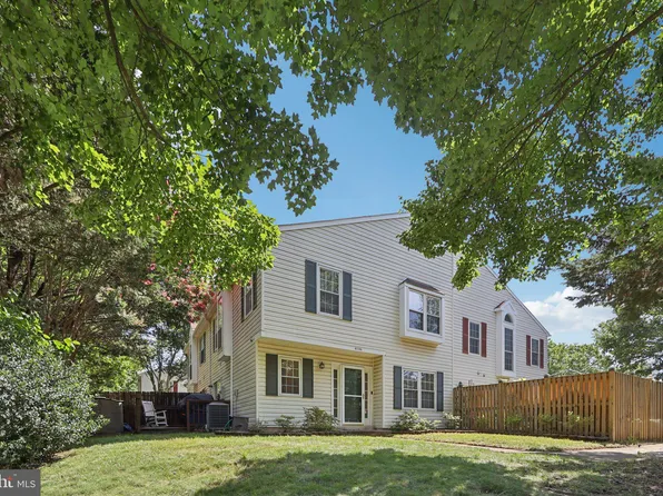 6110 Hoskins Hollow Cir #A, Centreville, VA 20121