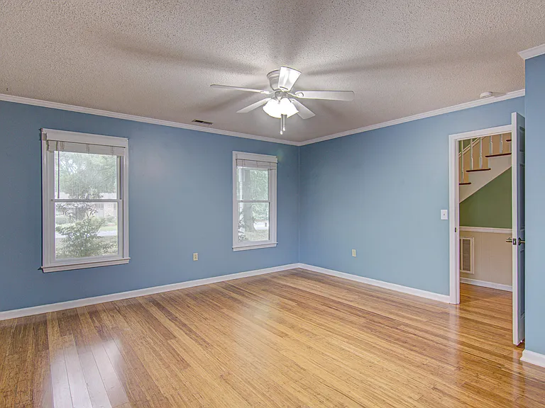 2315 Treetop Ln — Photo 18
