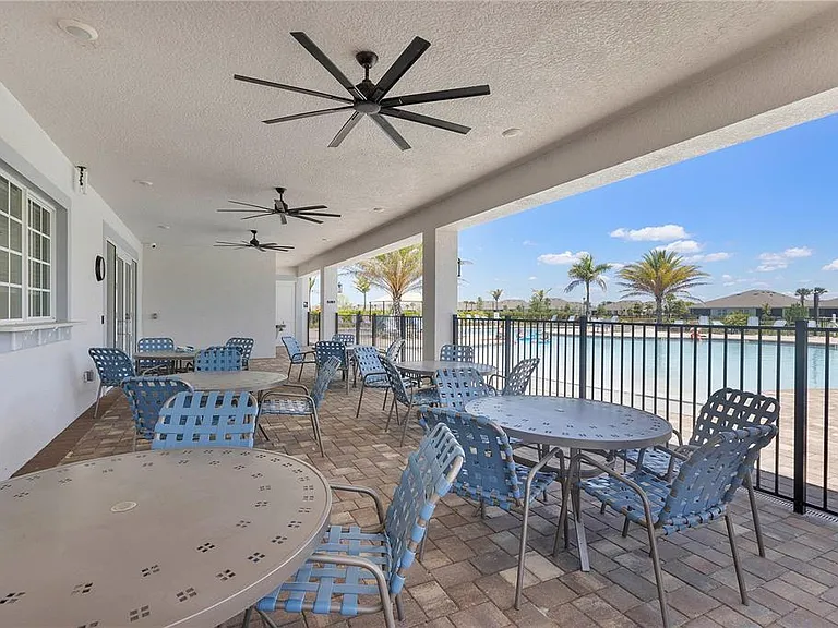17639 Wild Iris Ln — Photo 24
