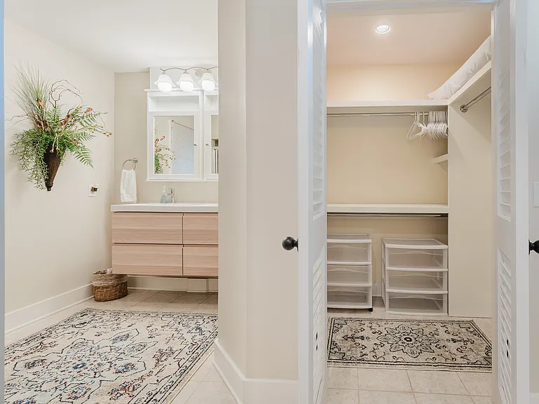 121 Redfern Dr — Photo 13