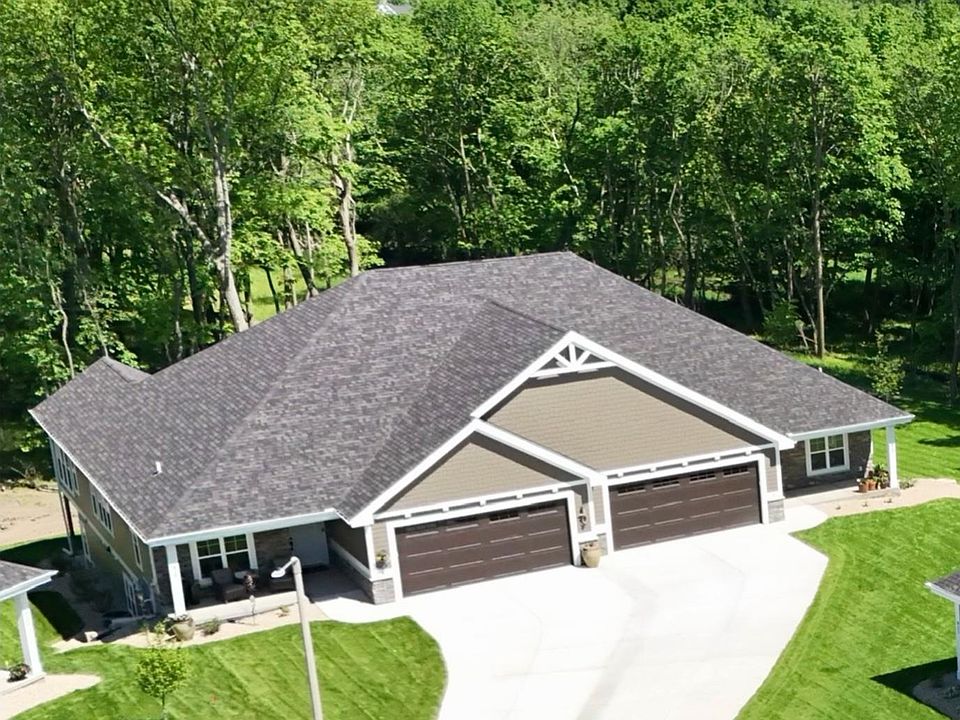 1st image of 838 Deer Holw #10