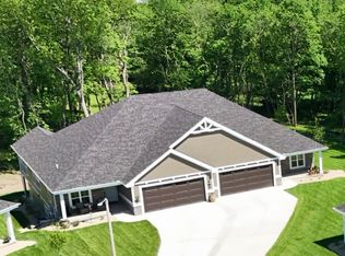 838 Deer Holw #10, Deforest, WI 53532