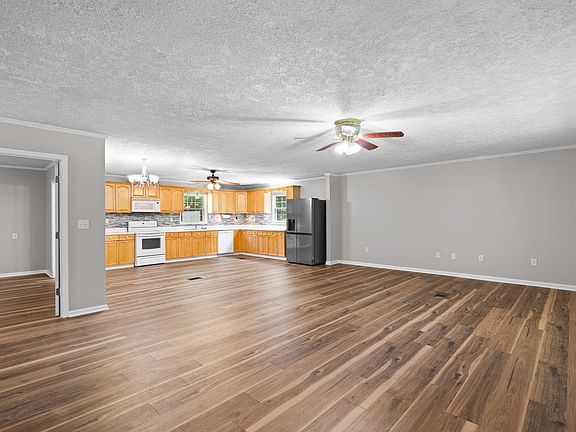3rd image of 441 Cohutta Beaverdale Rd