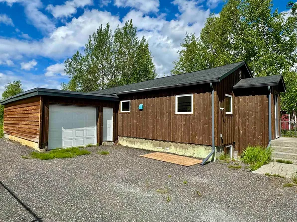 216 Aurora Dr, Fairbanks, AK 99709