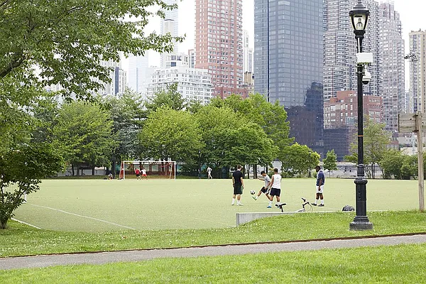 Rented by Manhattan Park | media 11