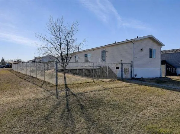 12225 W 98th St, Grande Prairie, AB T8V 7M7