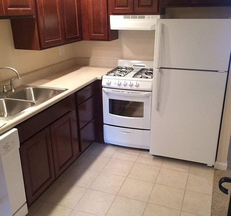 Full kitchen with Dishwasher!