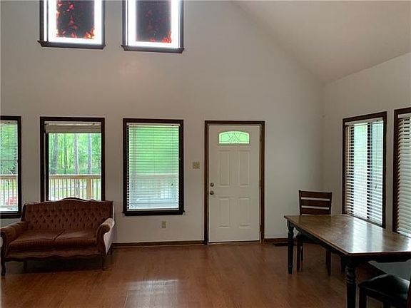 5th image of 68264 Piney Woods Ct