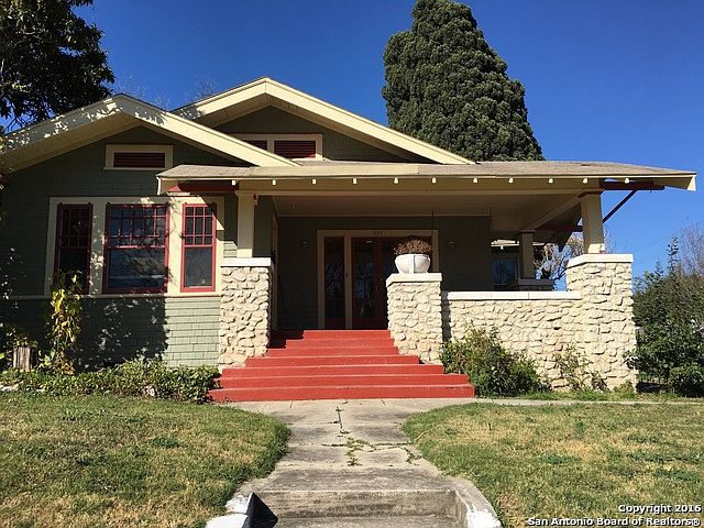 1st image of 805 W Woodlawn Ave
