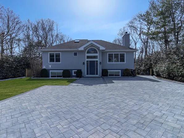 15 Palo Alto Drive, Hampton Bays, NY 11946