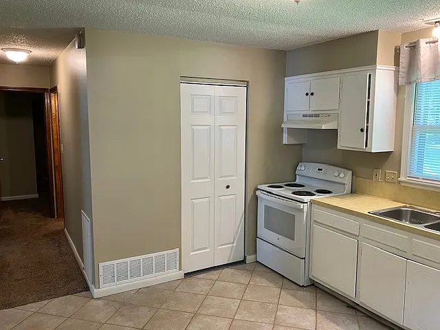 325 Maiden Ln — Photo 9