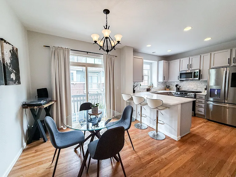 7452 7th Ave #17 — Photo 9