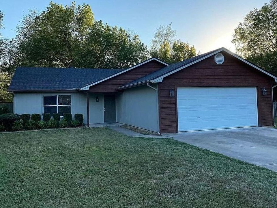 1st image of 3525 W Essex Dr