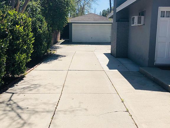 Driveway leading to garage