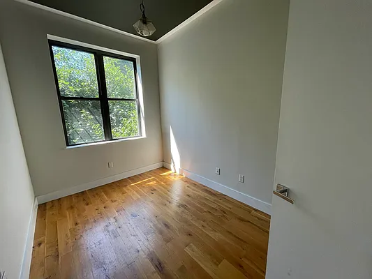 Rented by Lodger Corp | media 31